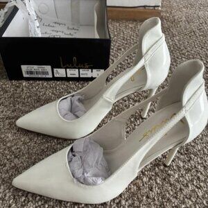 White Stiletto Pointed Toe Slip On Pumps
